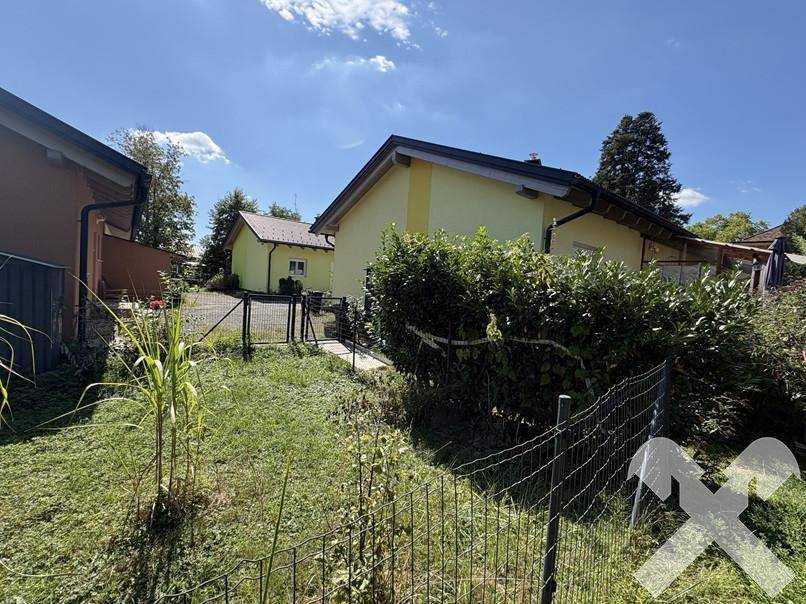 WH 2 - Außenansicht mit Garten