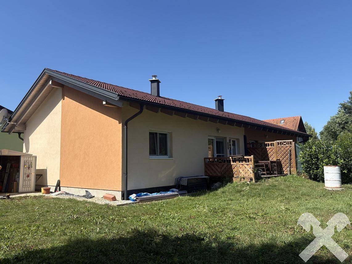 WH 3 - Außenansicht mit Garten