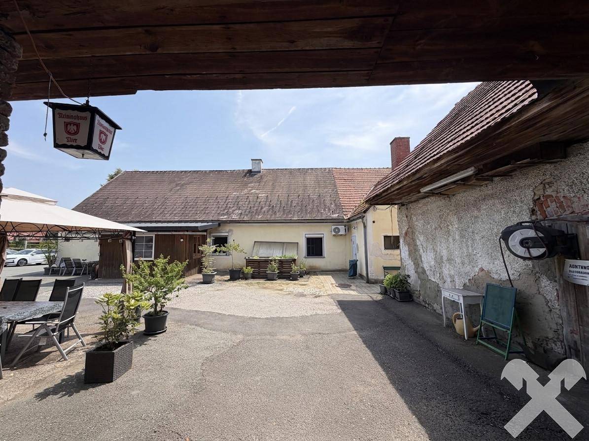 Hof (bearbeitet)