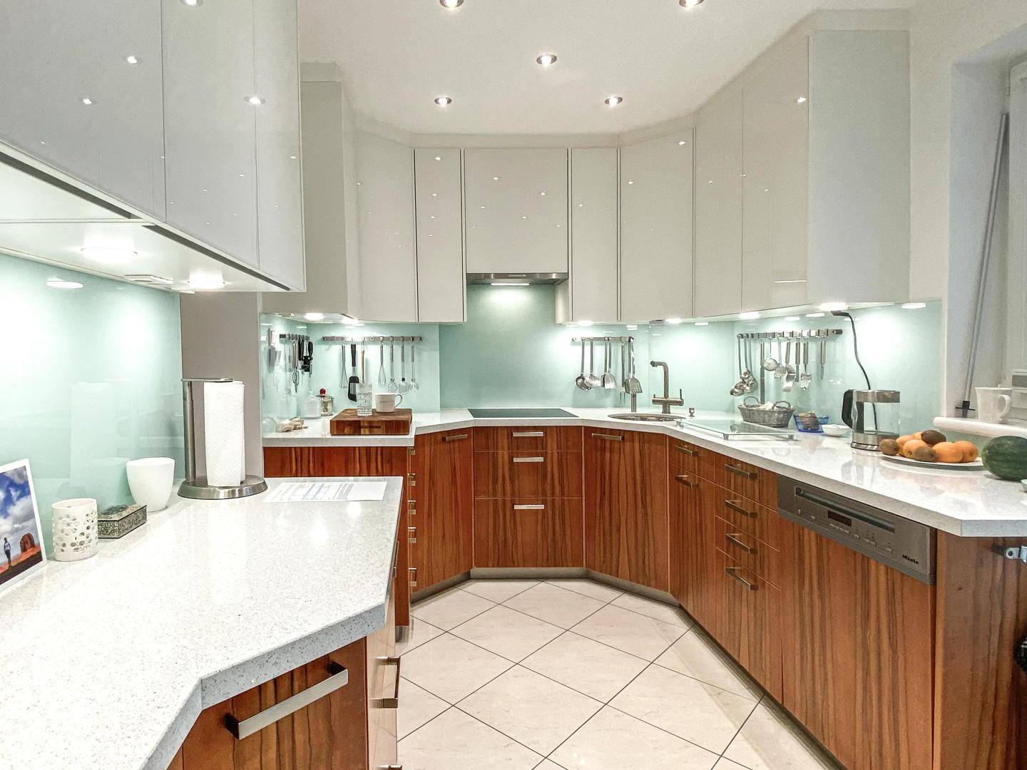 BADEN NÄHE - VILLA AUF 2500 m² IN TOPRUHELAGE MIT HIGH-TECH-KOMFORT IN TRUMAU - Widok 4