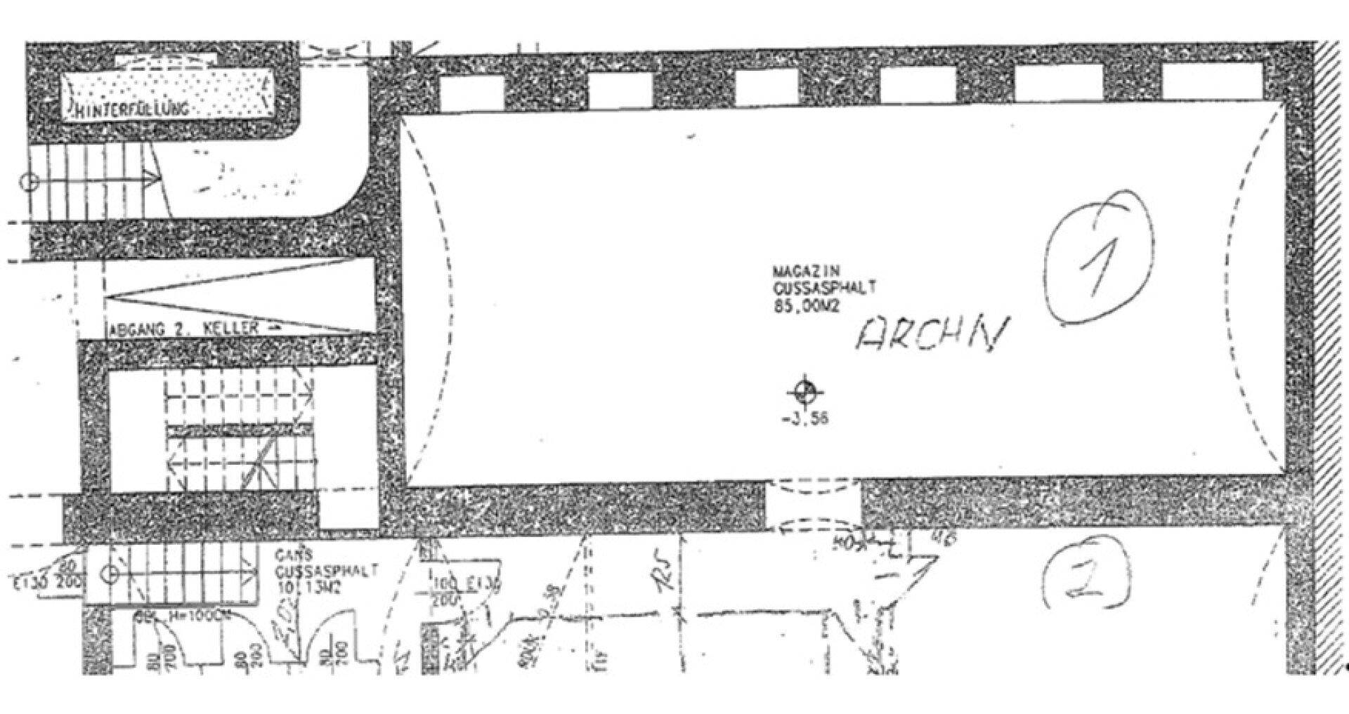Grundrissplan eines Magazins mit 85m² Fläche und angrenzenden Treppenbereichen.