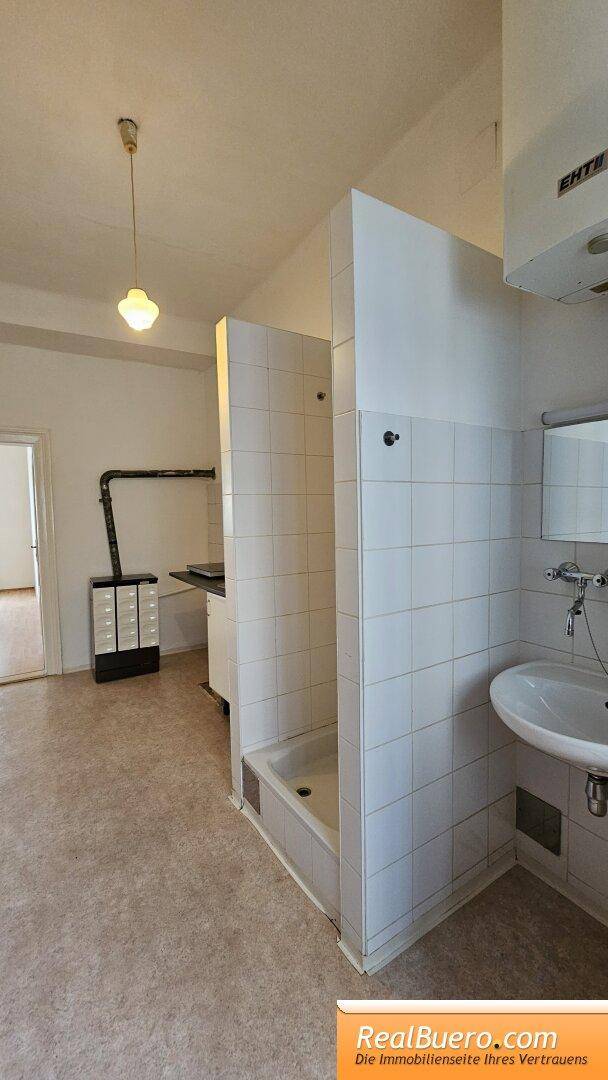 Vorzimmer / Kochgelegenheit / Dusche / Waschgelegenheit
