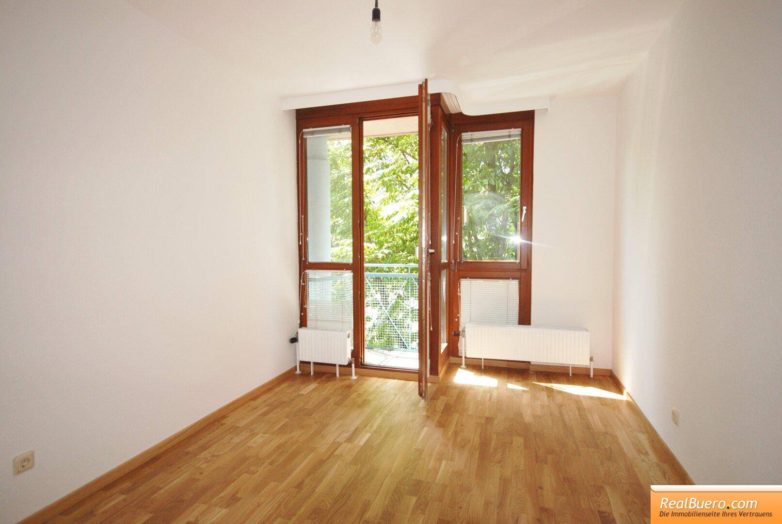 Zimmer 2 mit Balkon