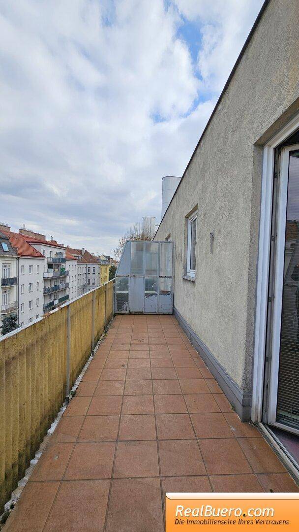 Straßenseitige Freifläche Ansicht 2