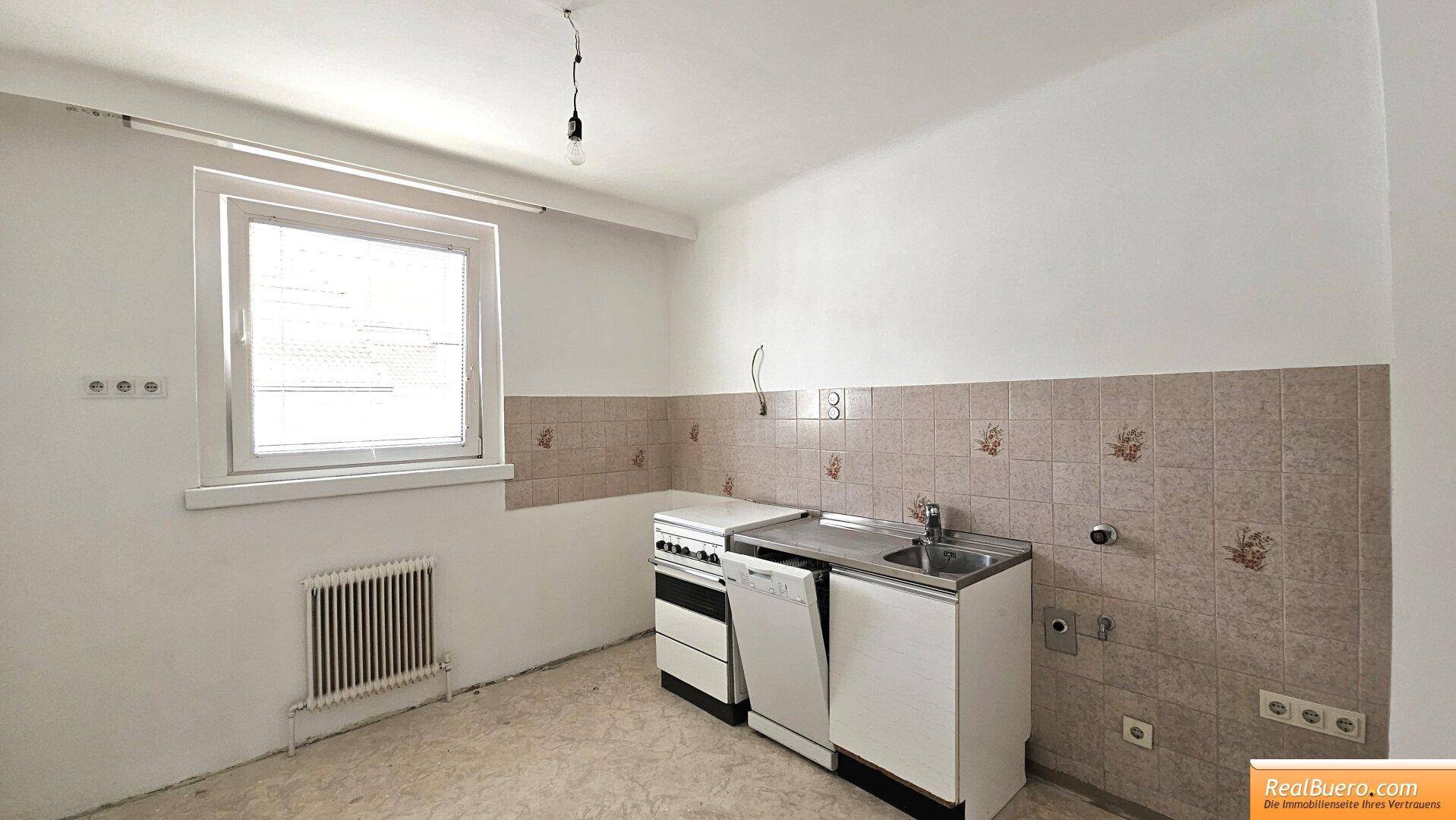 Küche mit Platz für einen kleinem Essbereich