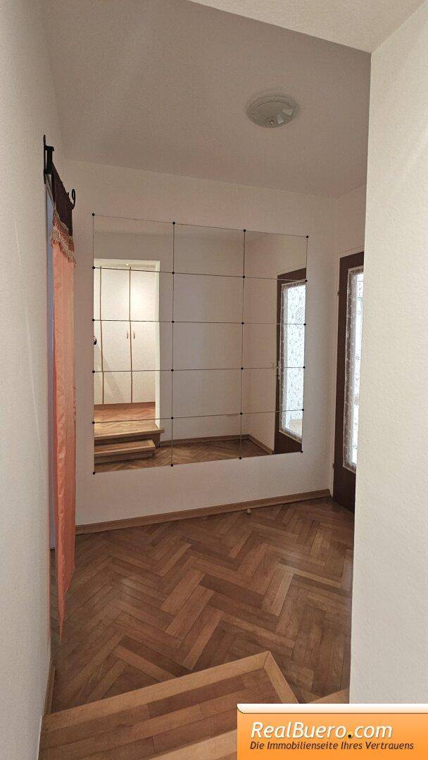 Diele zwischen Schrankraum und Schlafzimmer