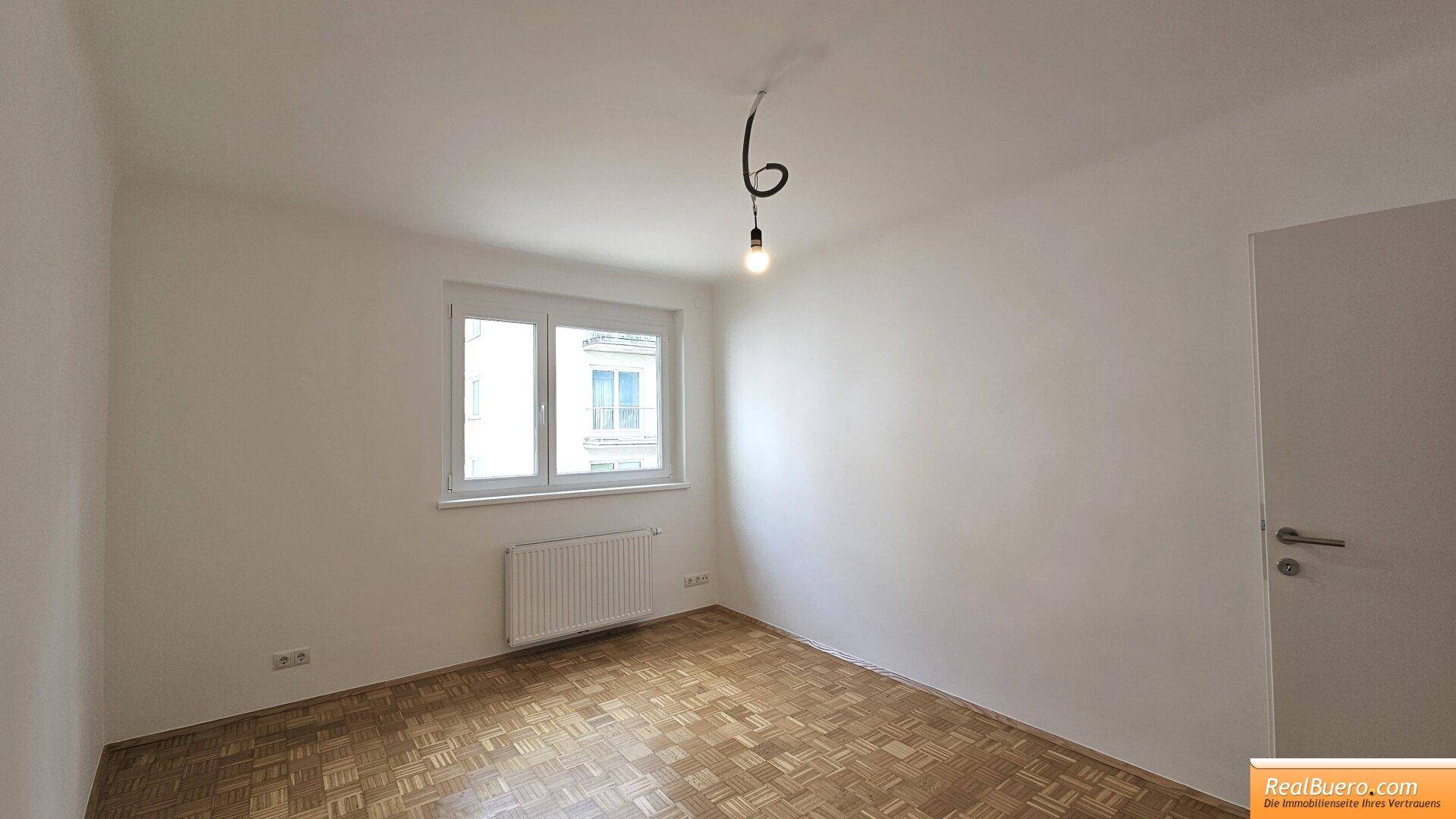 2. Schlafzimmer