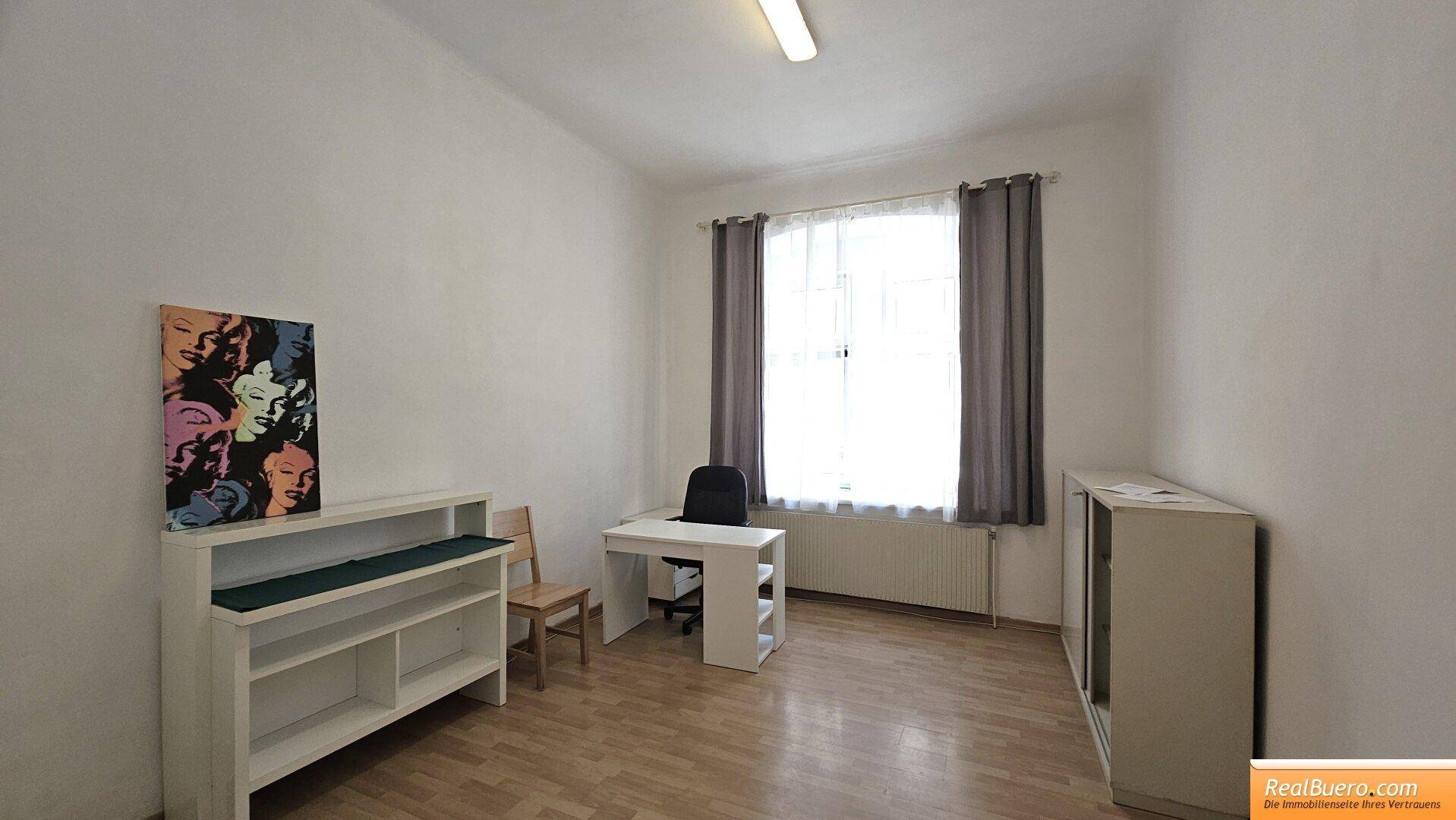 straßenseitiger Raum - Möbel müssen nicht bleiben