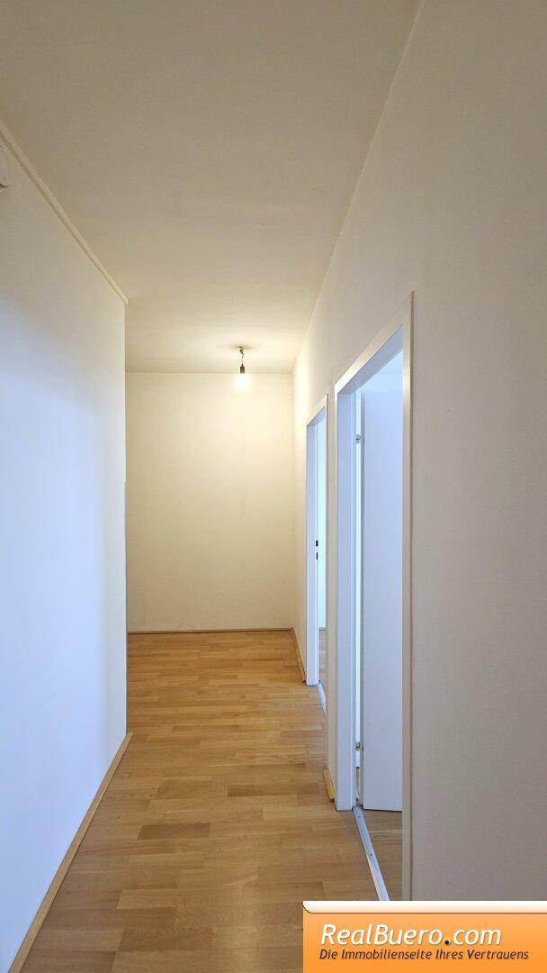 Diele bei dem hofseitigem Zimmer