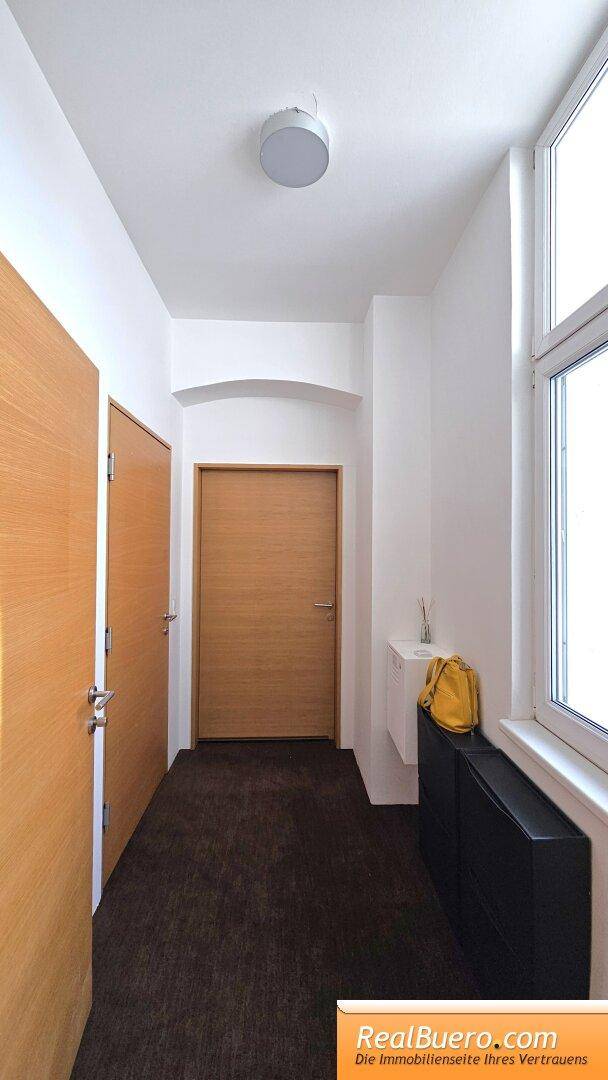 Vorzimmer / Eingangsbereich