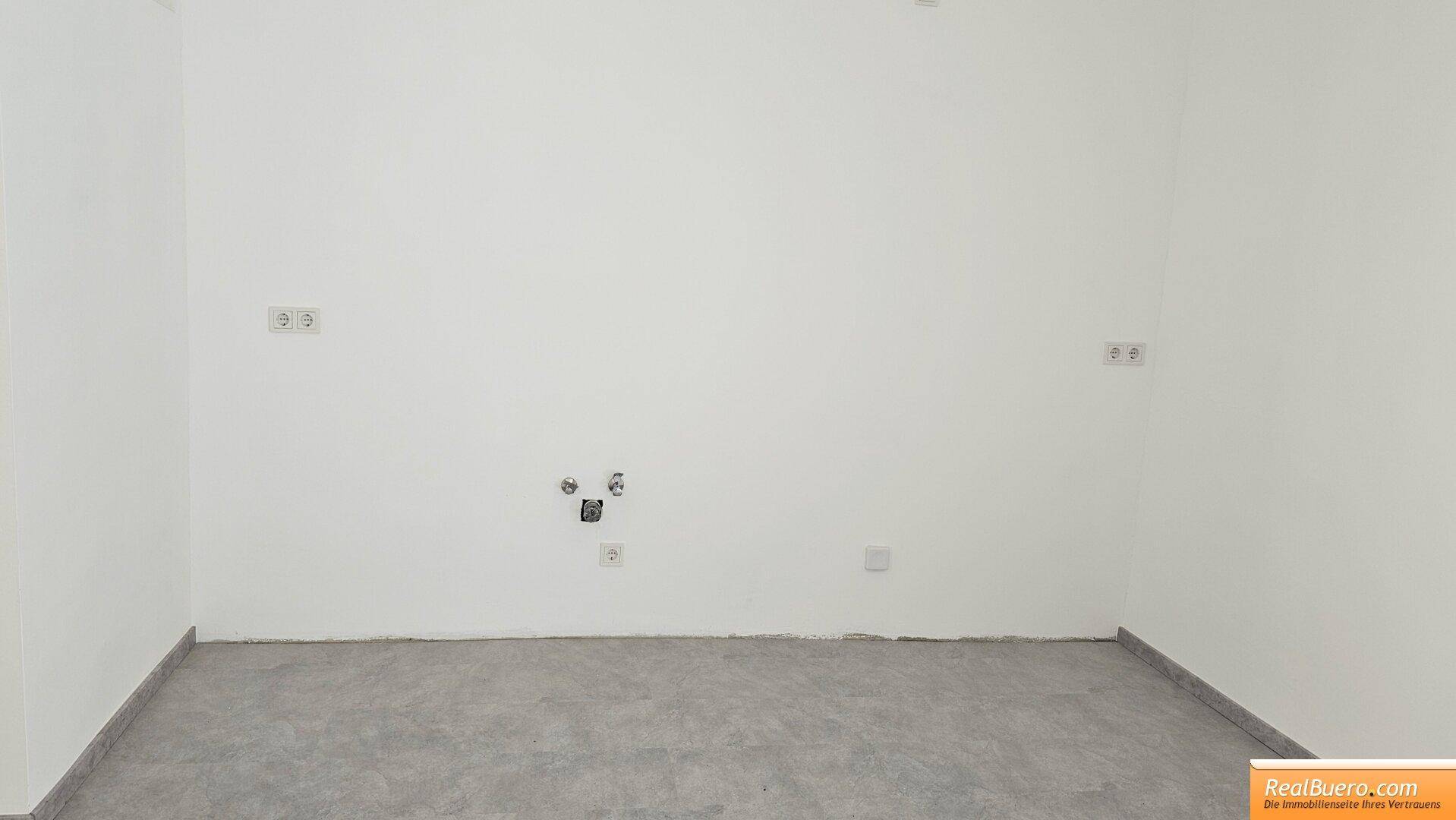 Küche - als Ersatz für Spüle und Herd bekommt der Mieter € 350.-