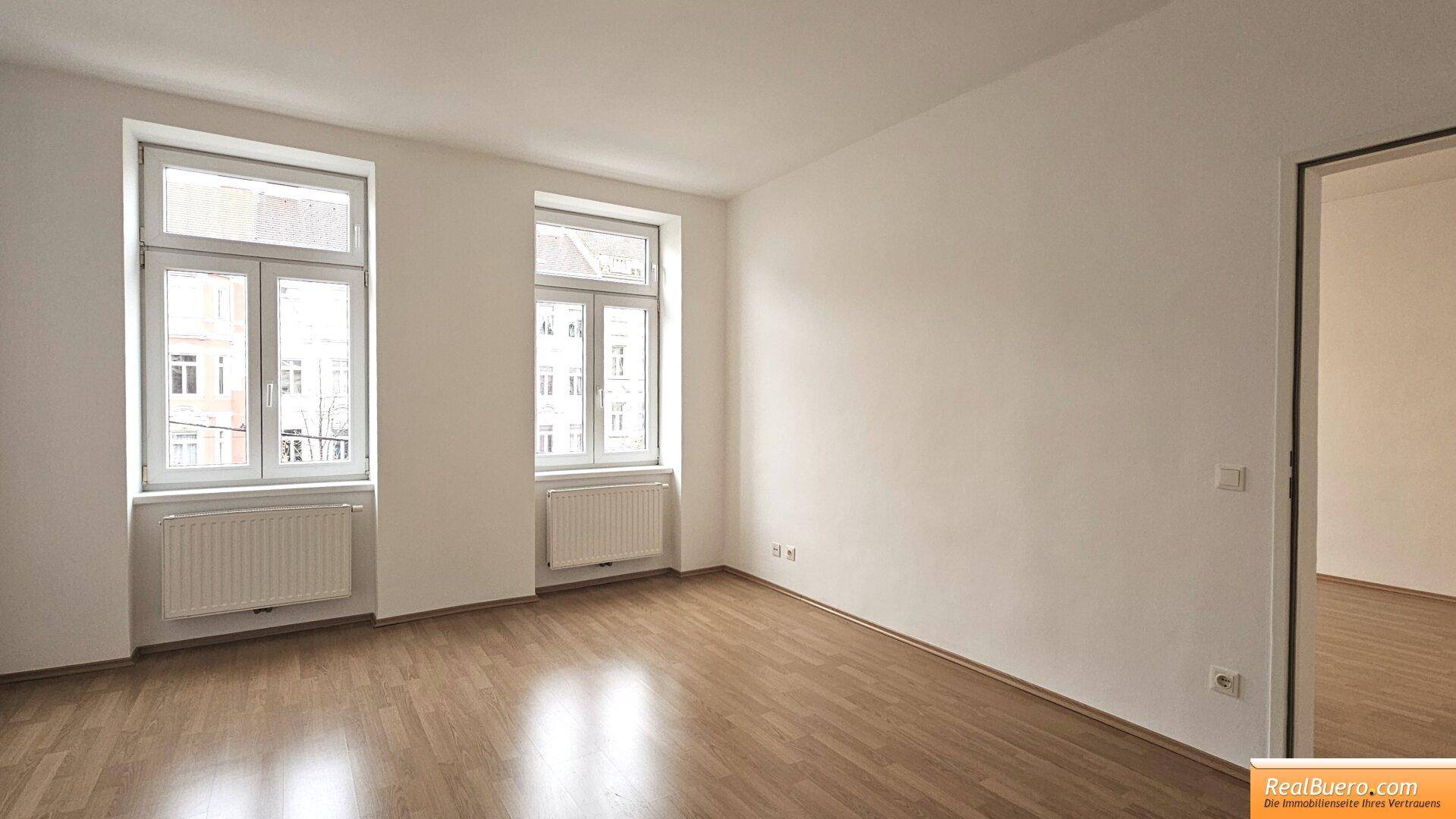 Zimmer 2 straßenseitig