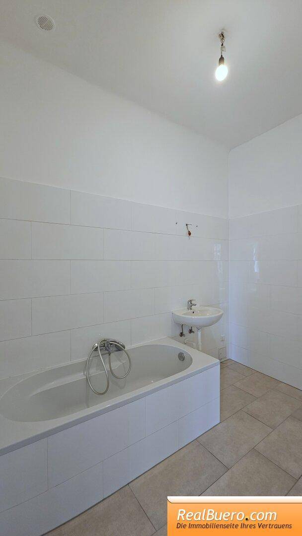 UNBEFRISTETE ALTBAUWOHNUNG IN DER WASSERGASSE – pohled 5
