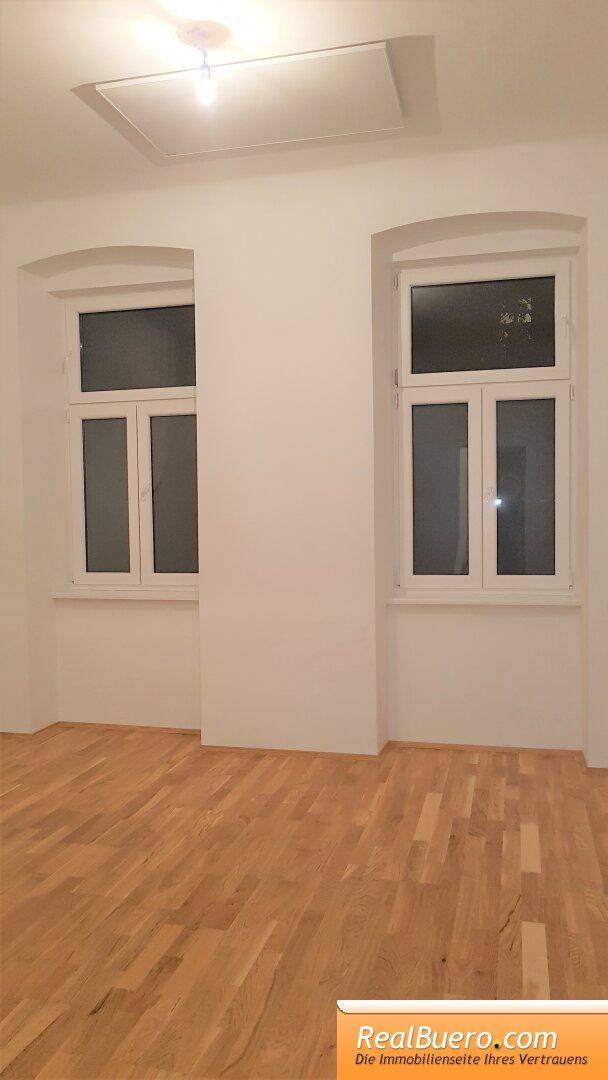 Wohnschlafzimmer - Foto war eine Nachtaufnahne, daher kein Tageslicht