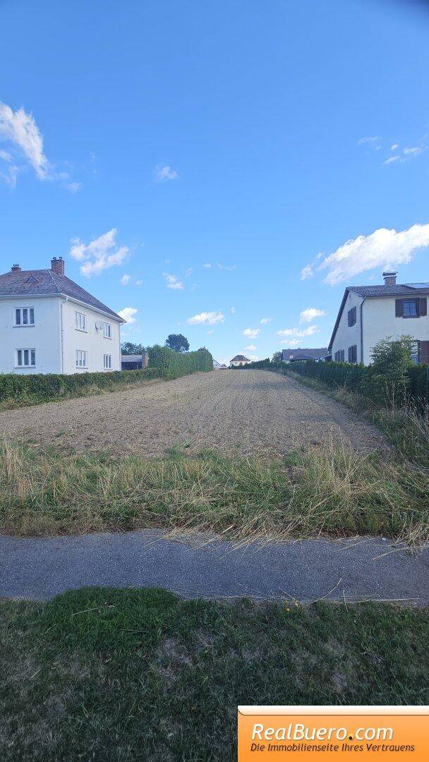 Grundstück