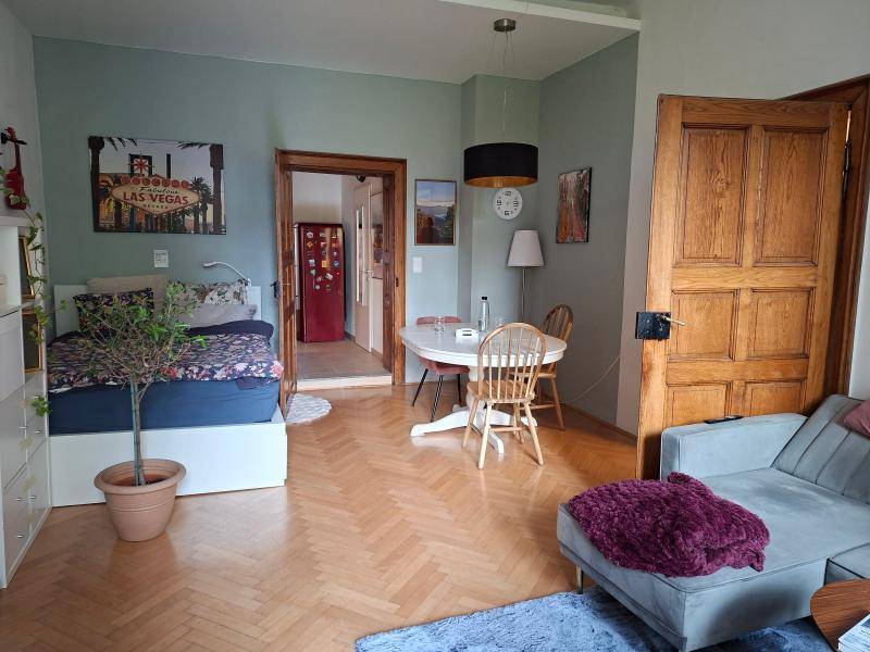 Baumbachstrasse 9: Toplag, nähe Mariendom! Schöne, zentral gelegene 2-Zimmerwohnung mit Balkon, Küche gegen Ablöse, 55m2 WNFL, 2.Liftstock