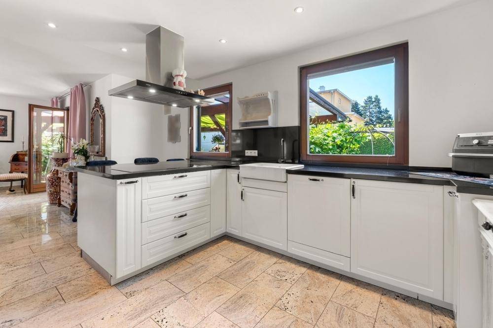 Wohnhaus in zentraler Lage - Widok 4