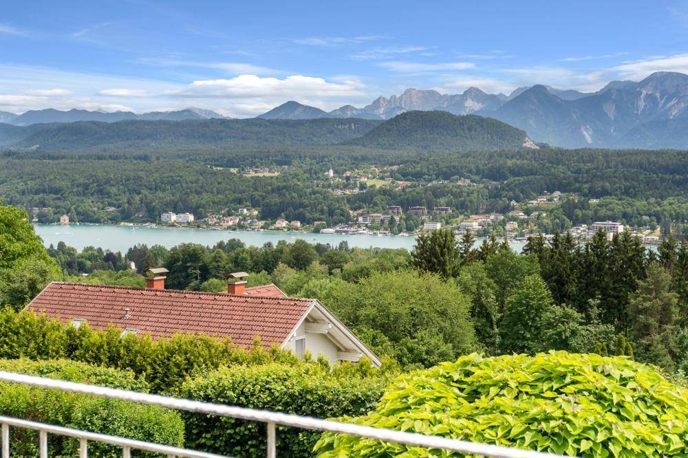 Wohnhaus mit einzigartigem Panoramablick - Mehr