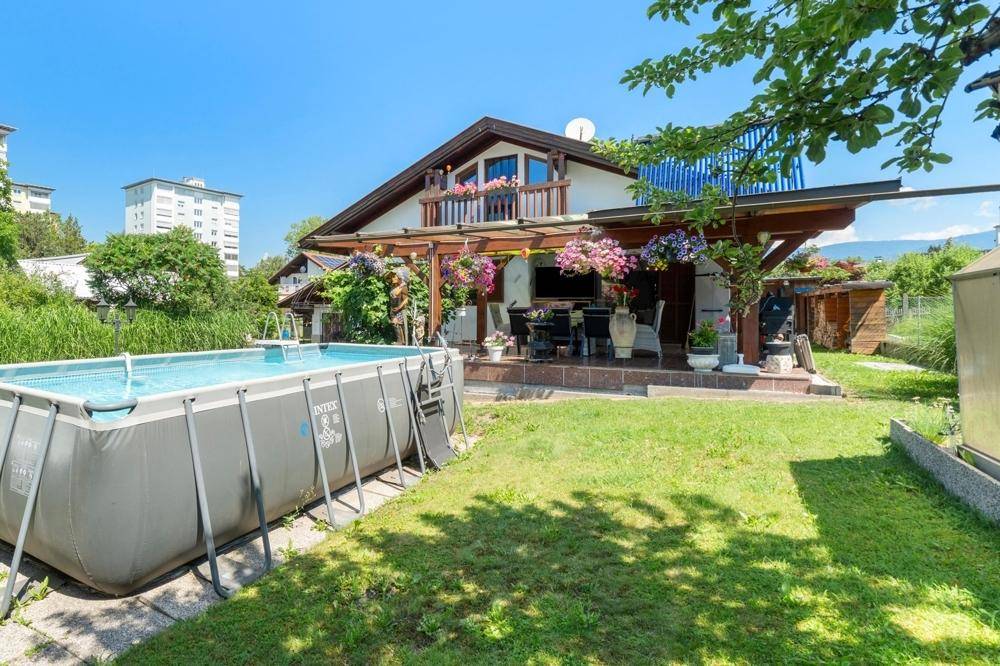 Wohnhaus in zentraler Lage - Widok 2