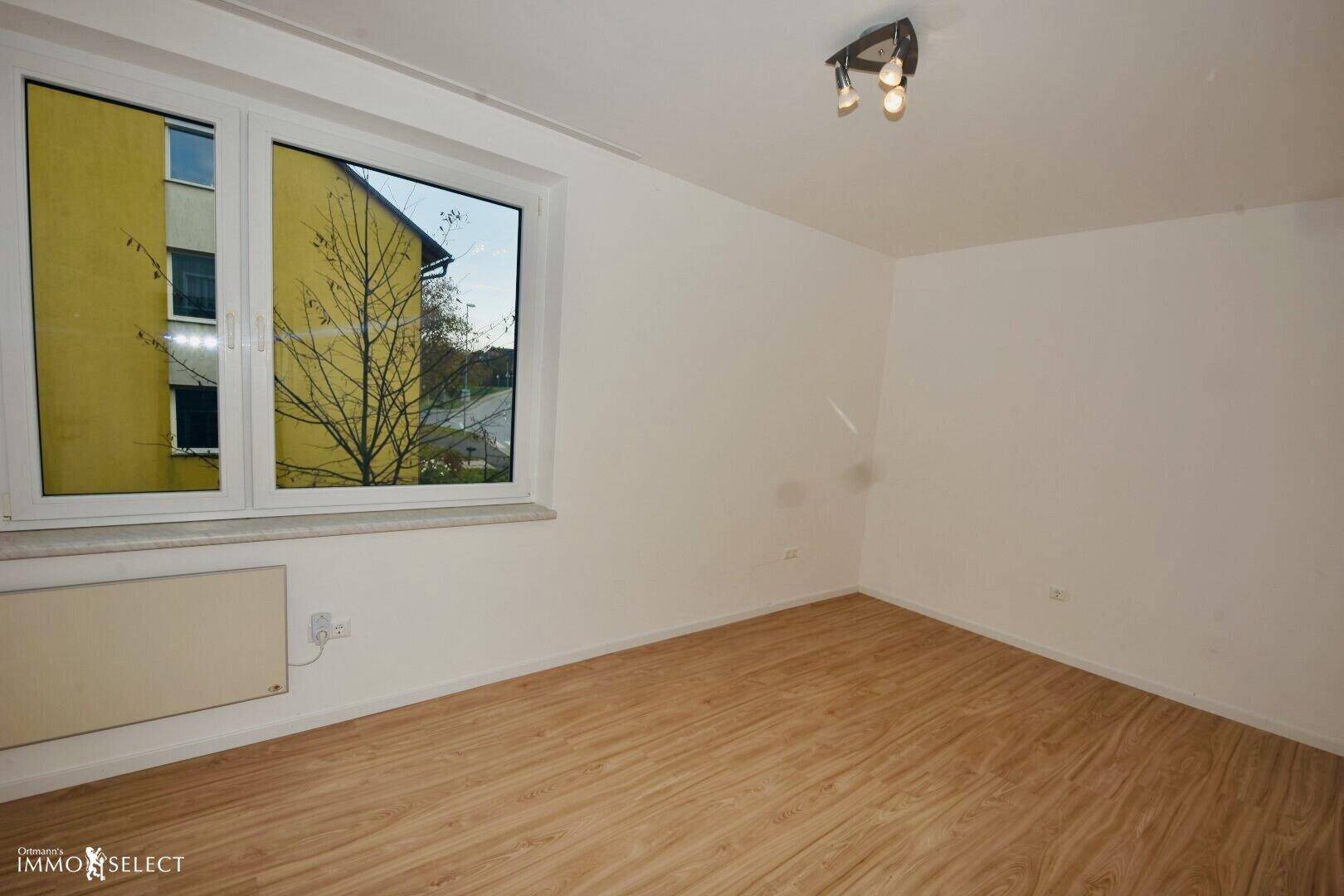 https://pictures.immobilienscout24.de/prod.www.immobilienscout24.at/pictureserver/loadPicture?q=70&id=012.0012000001E83ZA-1730290436-1725ff6b150d4e1da3a0702dad81321d