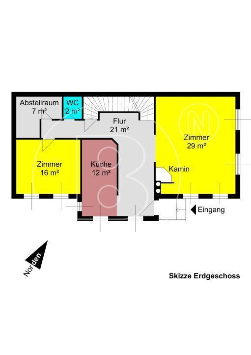 Grundriss des Erdgeschosses mit Küche, Zimmern, Abstellraum und Kamin.