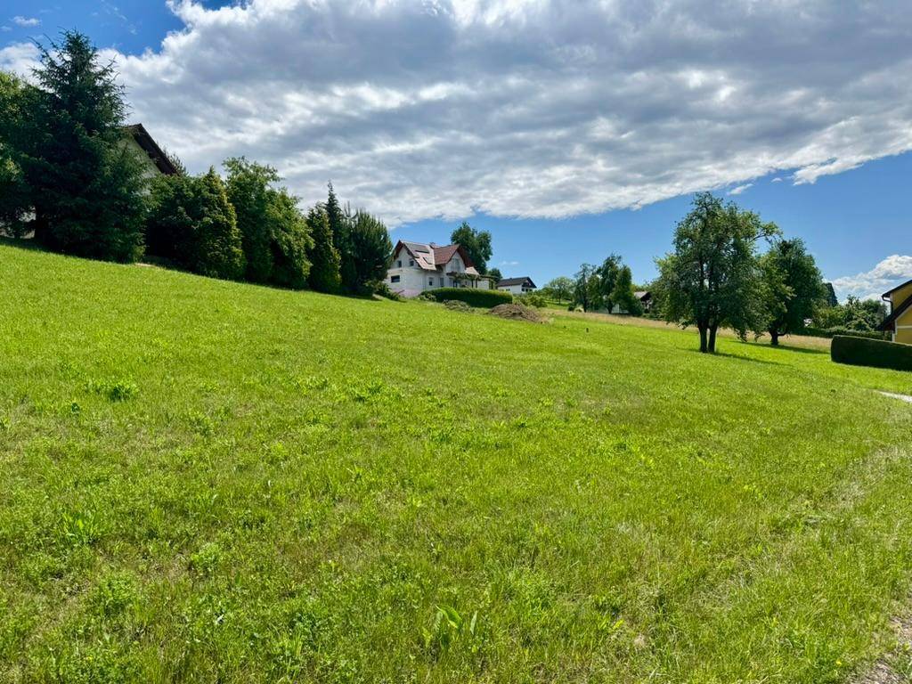 Baugrundstück mit Weitblick nahe Deutschlandsberg. Ihr Platz für ein besonderes Neubauprojekt. Ein Grundstück mit Aussicht, Potenzial und Stadtnähe. - Ansicht 2