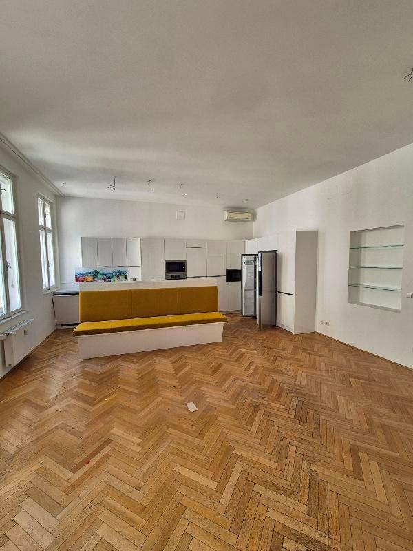 Klimatisiertes Altbaubüro nähe Altes AKH - Mehr