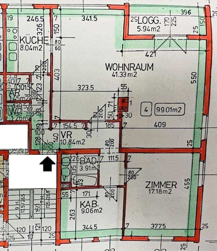 Grundriss einer Wohnung mit Küche, Wohnraum, Zimmer, Bad und Loggia.