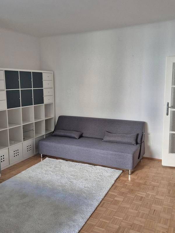 Wohn- Schlafzimmer