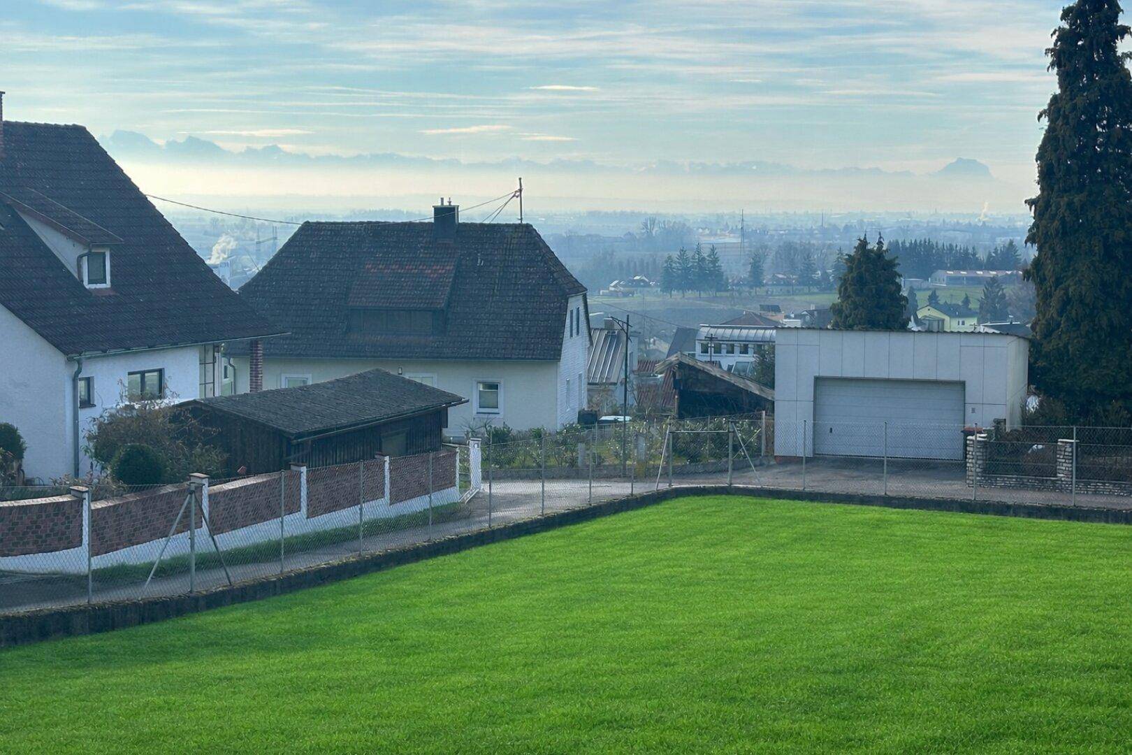 Gemütliches Zweifamilienhaus mit riesigem Baugrundstück in Leonding - teilbar &amp; mit Projektoption - Ansicht 2