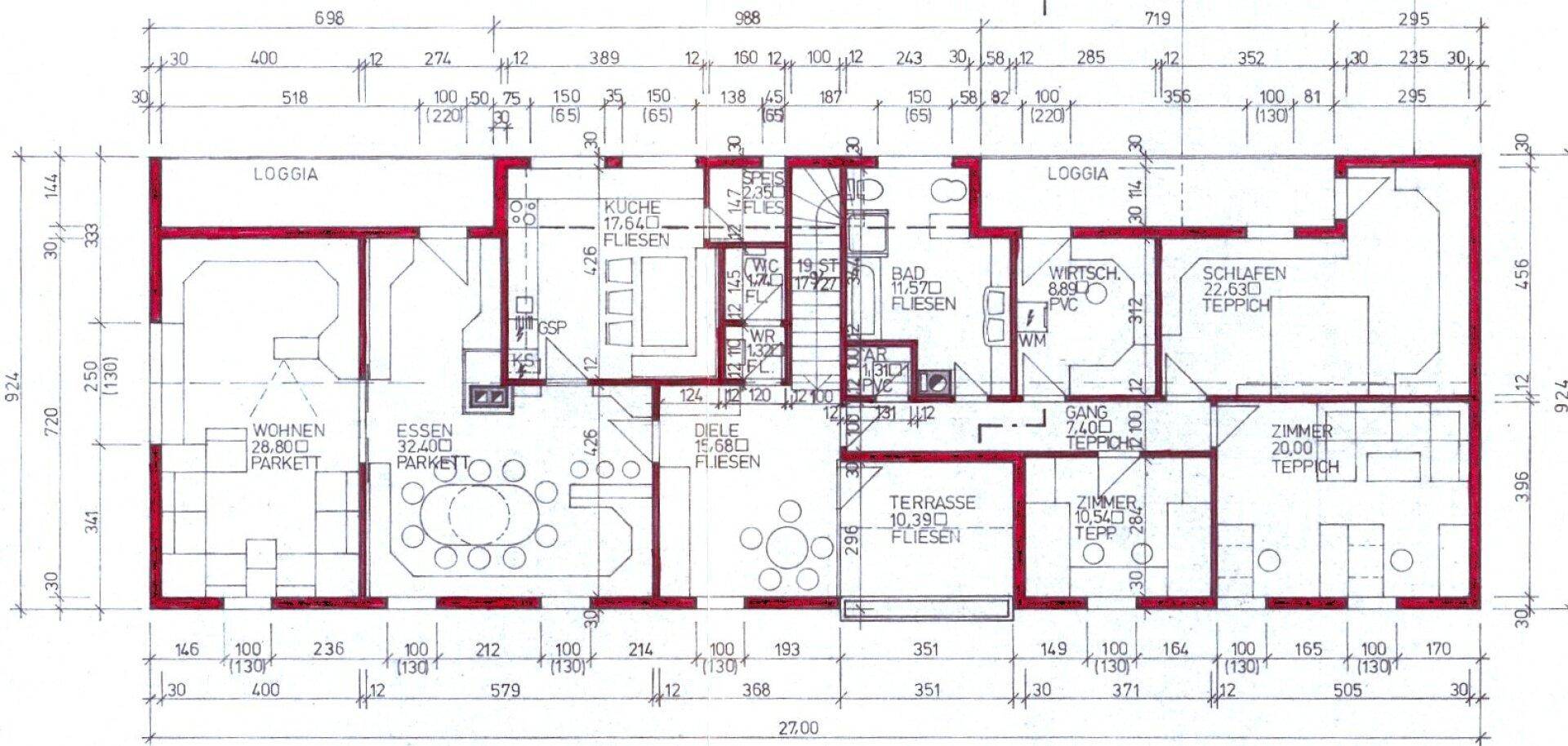 Detaillierter Grundriss des Obergeschosses mit mehreren Zimmern, Loggien und Terrassenbereichen.