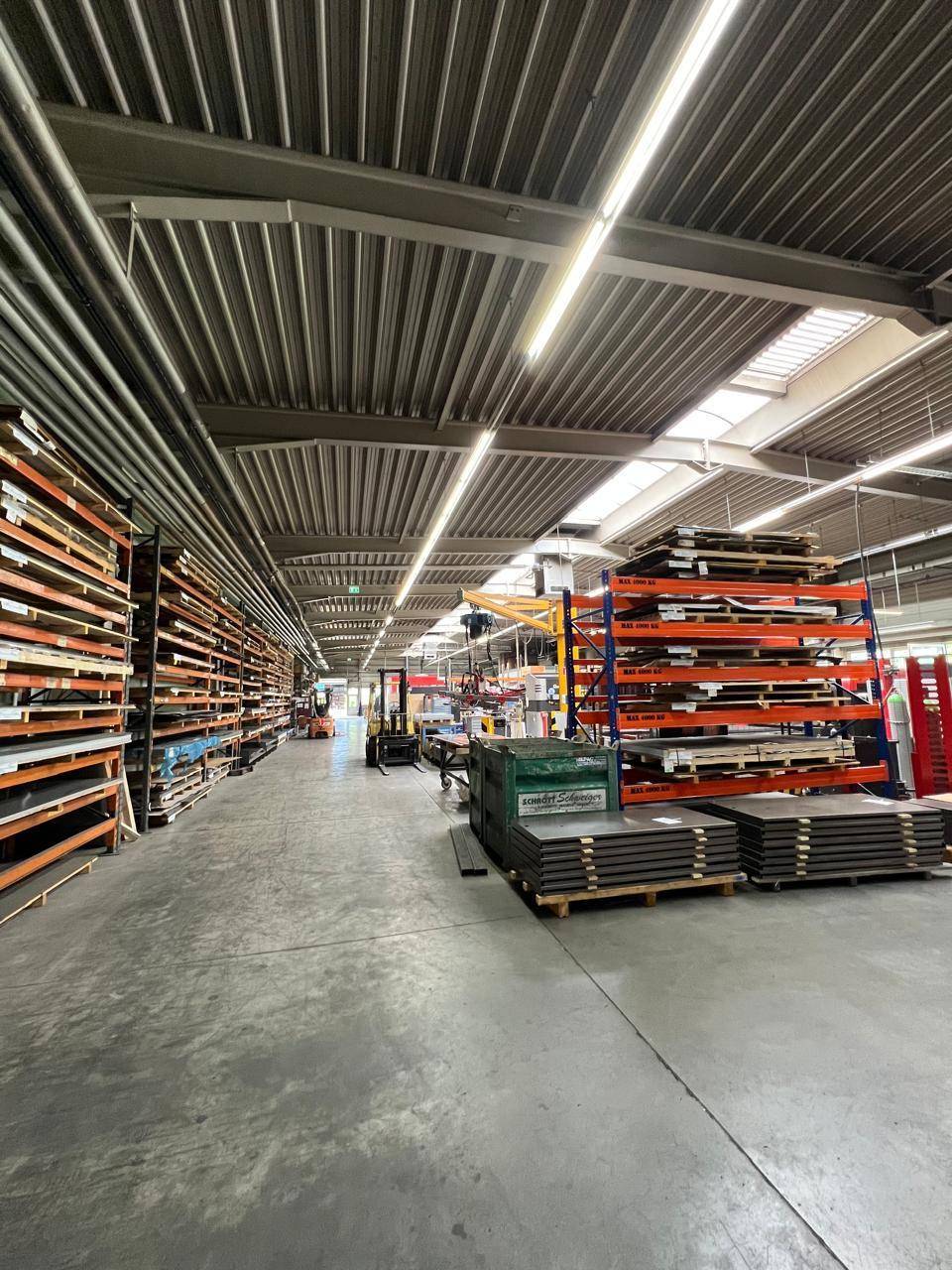 ACHTUNG - REDUZIERTE MIETE ! 8650 Kindberg - Gewerbeimmobilie mit Produktionshalle und Bürotrakt in Toplage und Topzustand (Kauf oder evtl. auch Miete) - Ansicht 5