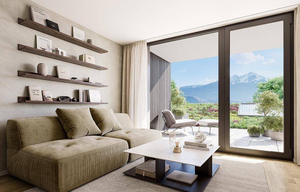 Gemütliches Wohnzimmer mit beigem Sofa, modernen Regalen und Zugang zu einer Terrasse mit Bergblick.