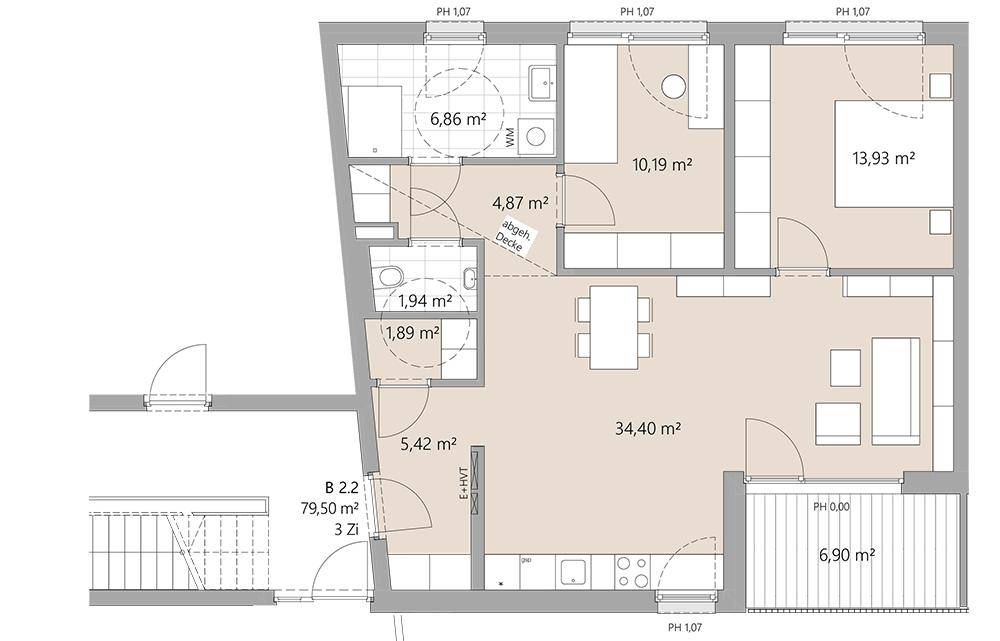 Detaillierter Grundriss einer Wohnung mit mehreren Zimmern, Bad und Balkon.