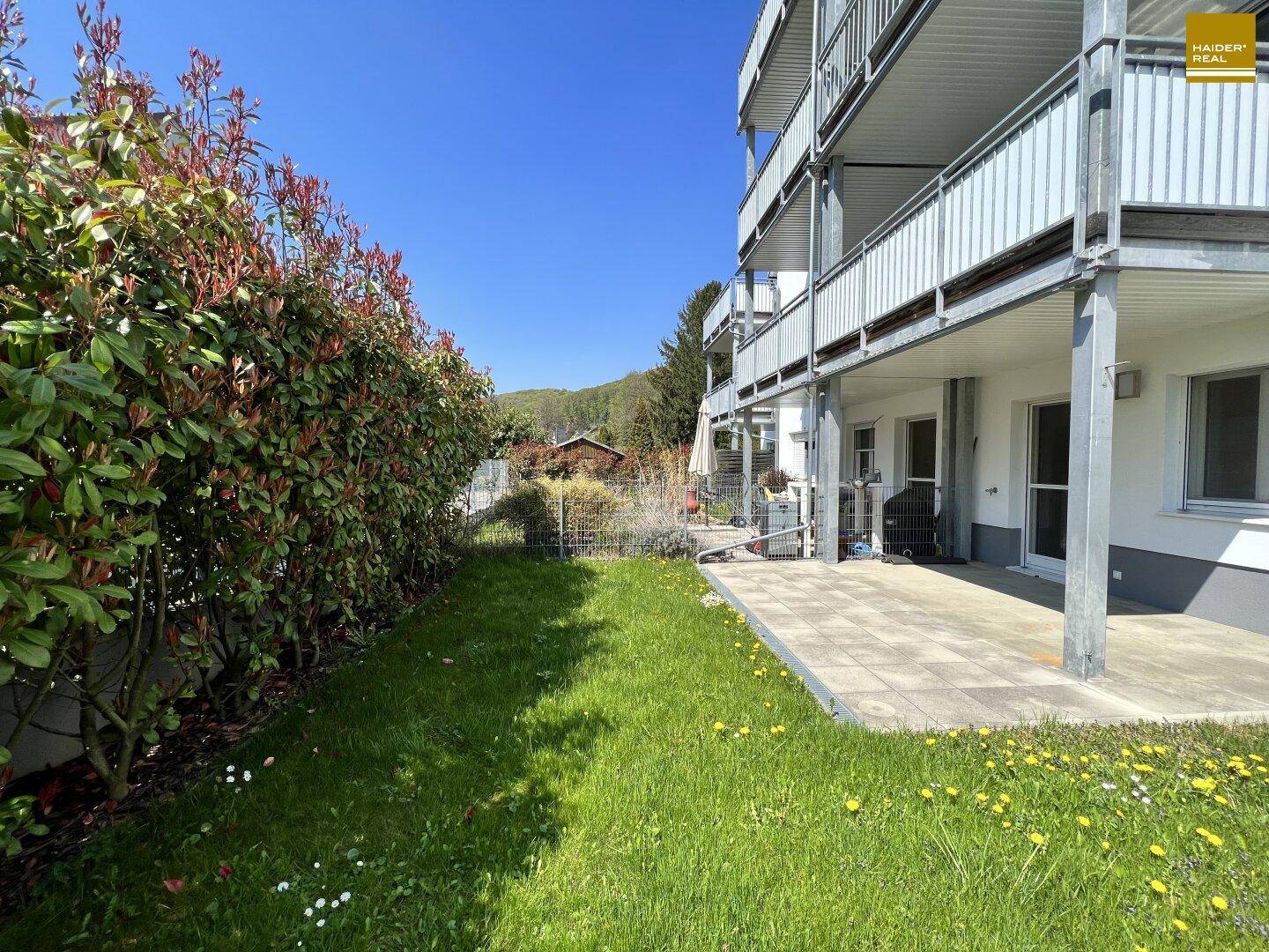 Südseitige Gartenwohnung mit Terrasse