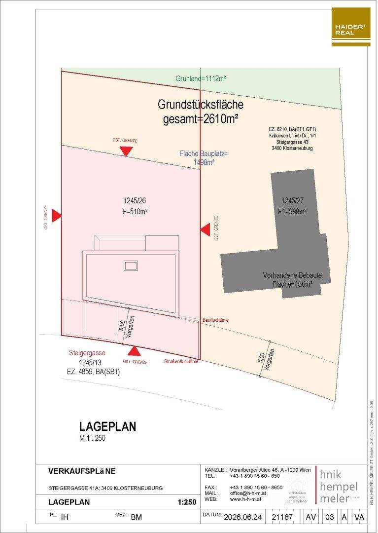 Lageplan des Grundstücks mit eingezeichneten Flächen und der Zufahrt von der Straße.