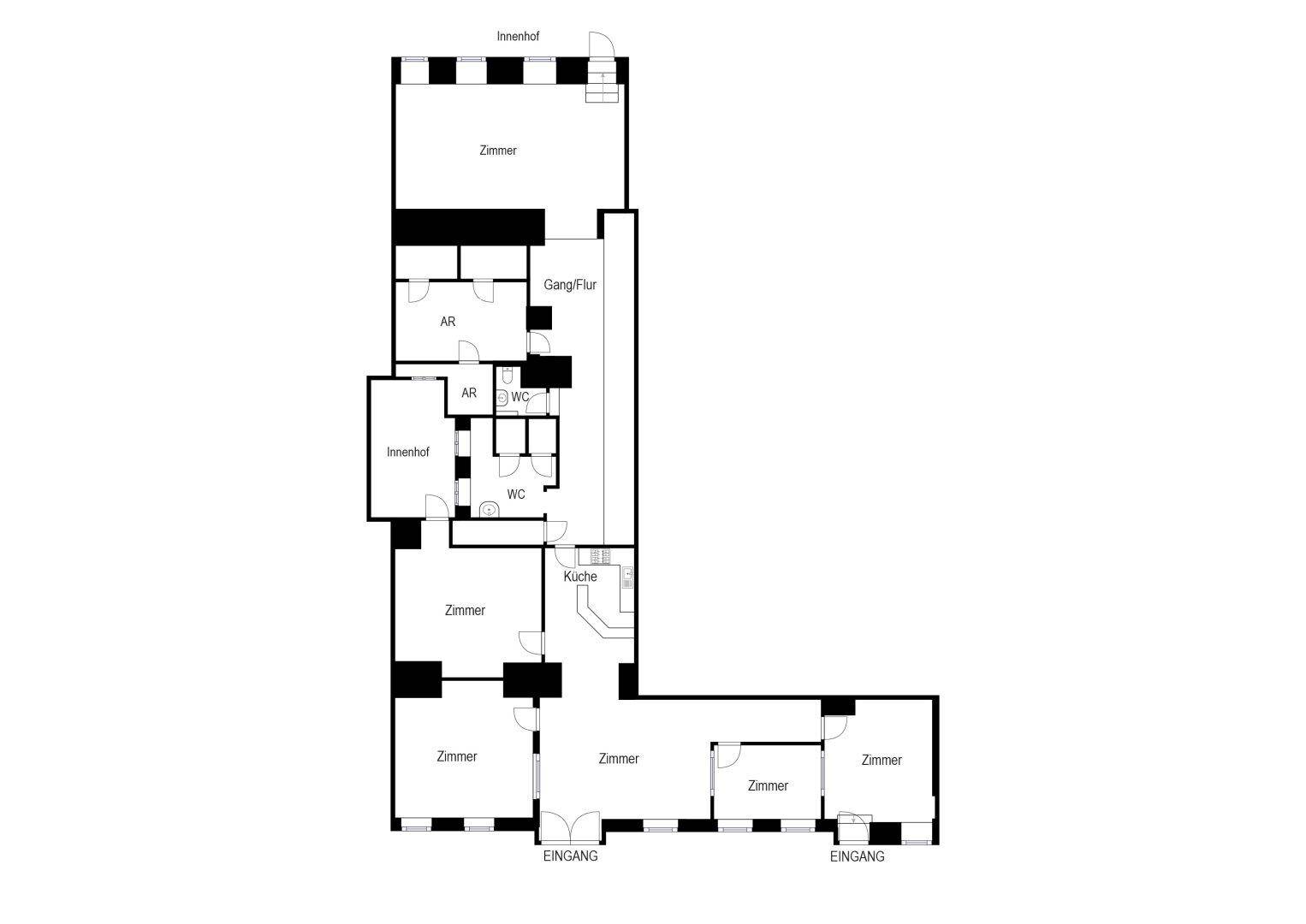 Grundrissplan zeigt mehrere Zimmer, Flure, WC-Bereiche und eine Küche mit Zugang zum Innenhof.