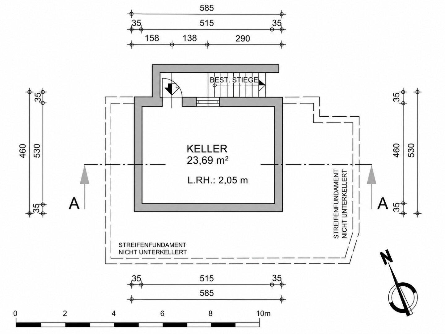 Grundriss des Kellers mit einem großen Kellerraum und Treppenzugang.