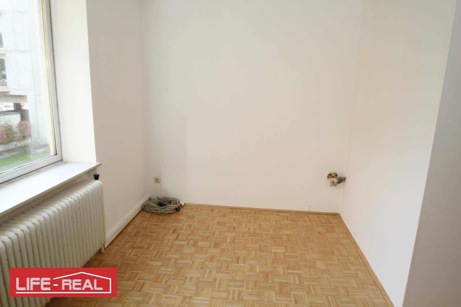 helles, geräumiges Büro im Zentrum von Linz, Autoabstellplätze möglich - Ansicht 5