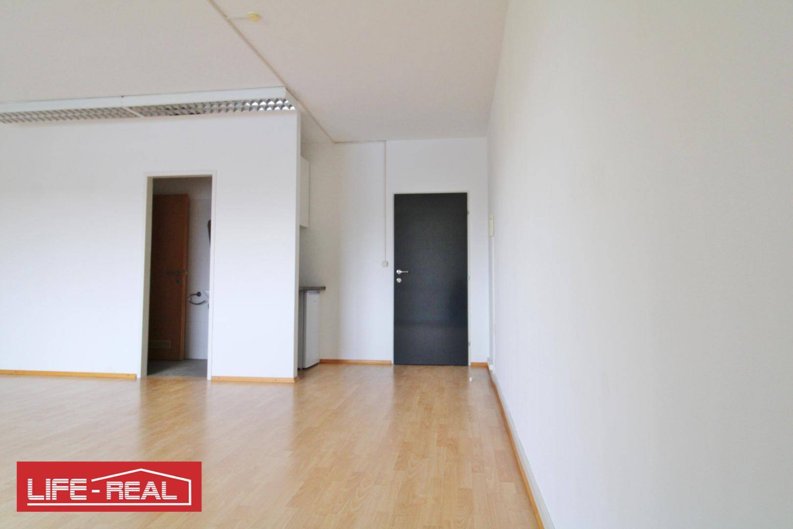 Helles, geräumiges Büro in Traun – pohled 3