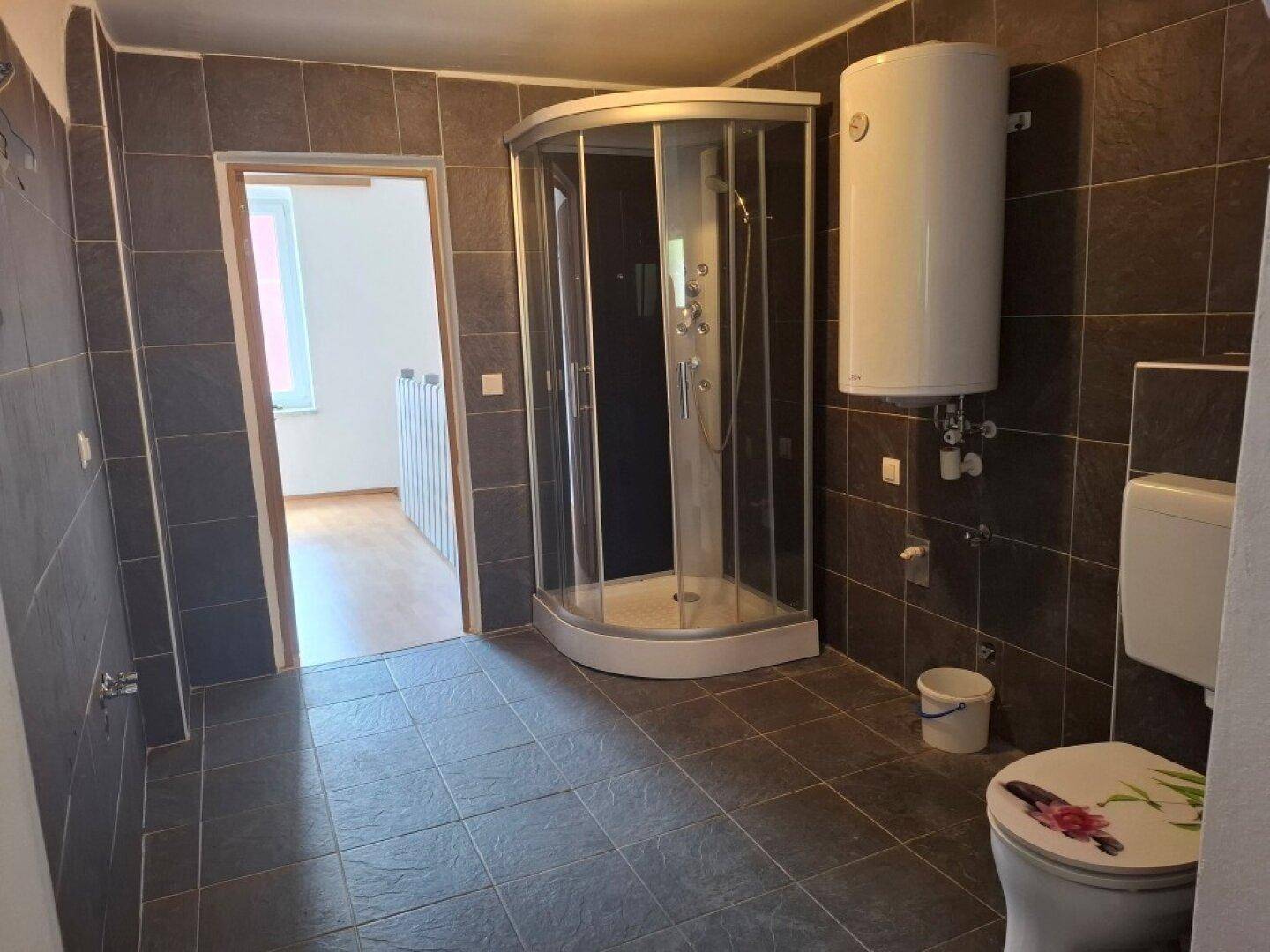 Geräumige 3-Zimmer-Wohnung mit Freifläche im 1. Obergeschoß in Judenburg zu mieten ! - Ansicht 5