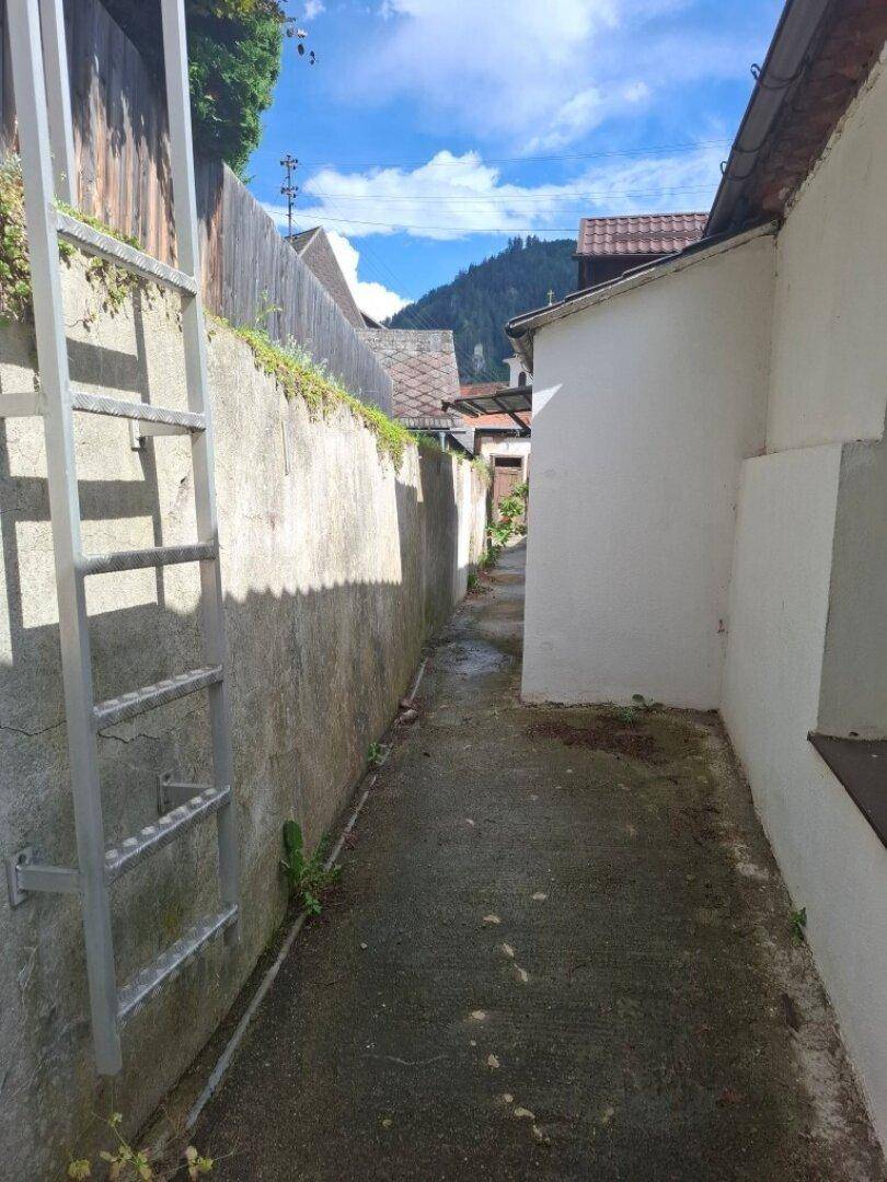 Geräumige 3-Zimmer-Wohnung mit Freifläche im 1. Obergeschoß in Judenburg zu mieten ! - Mehr