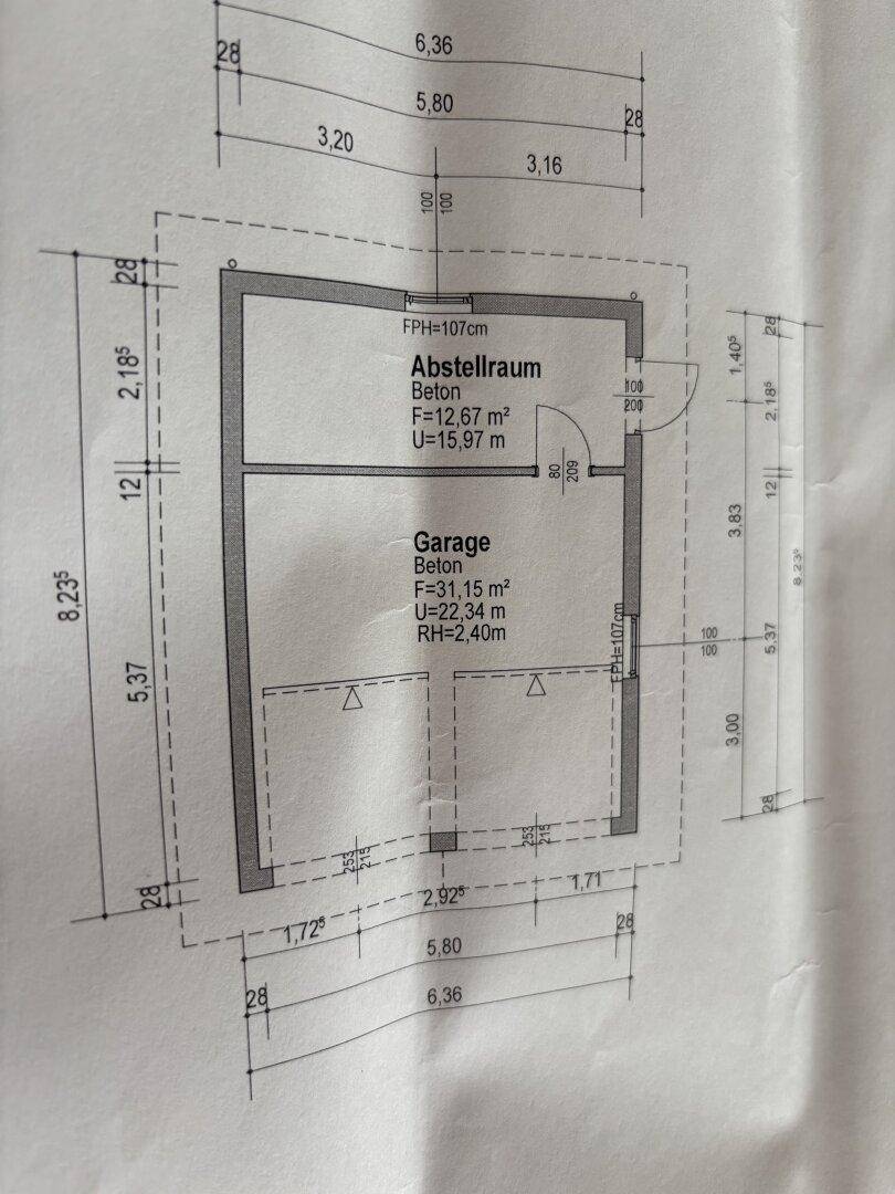 Grundriss der Garage mit integriertem Abstellraum.