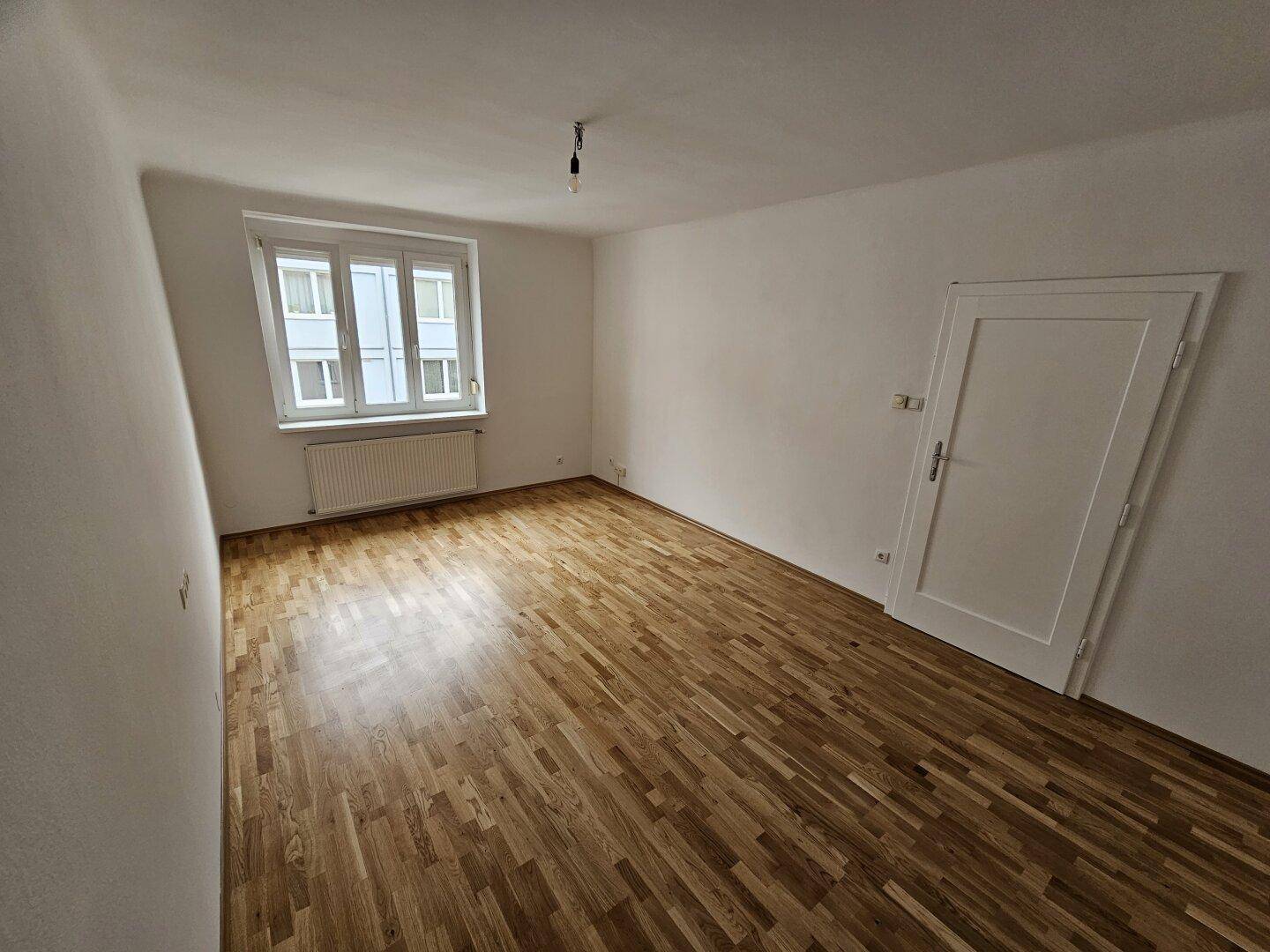 https://pictures.immobilienscout24.de/prod.www.immobilienscout24.at/pictureserver/loadPicture?q=70&id=012.0012000001E83fi-1726247019-38afb0d04d464219b9be5e35dd99cdc8