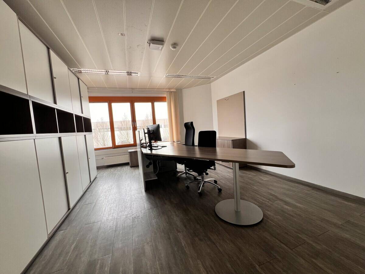 Moderne Büroeinheiten mit 16, 21 oder 30m² – pohled 2