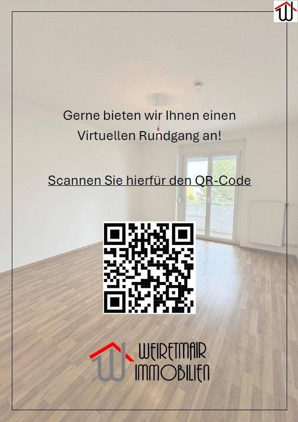 Heller, leerer Raum mit Laminatboden und Zugang zu einem Balkon, ideal für einen virtuellen Rundgang.