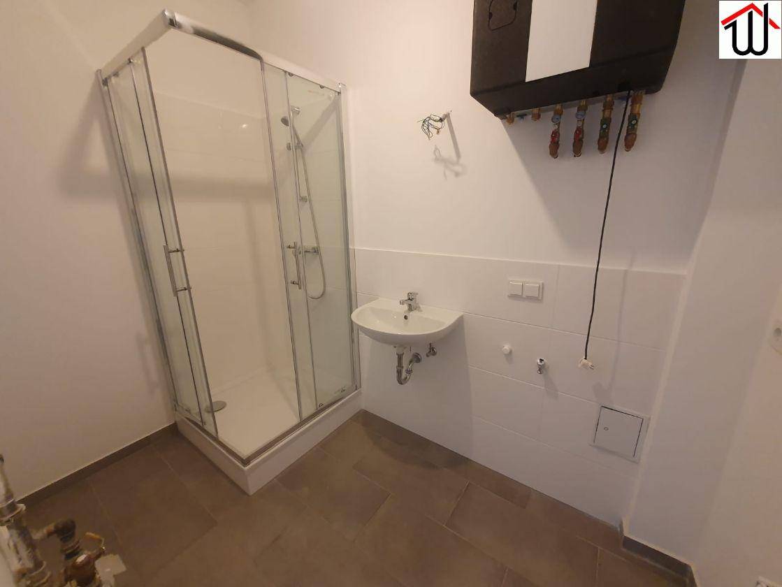 Badezimmer quer