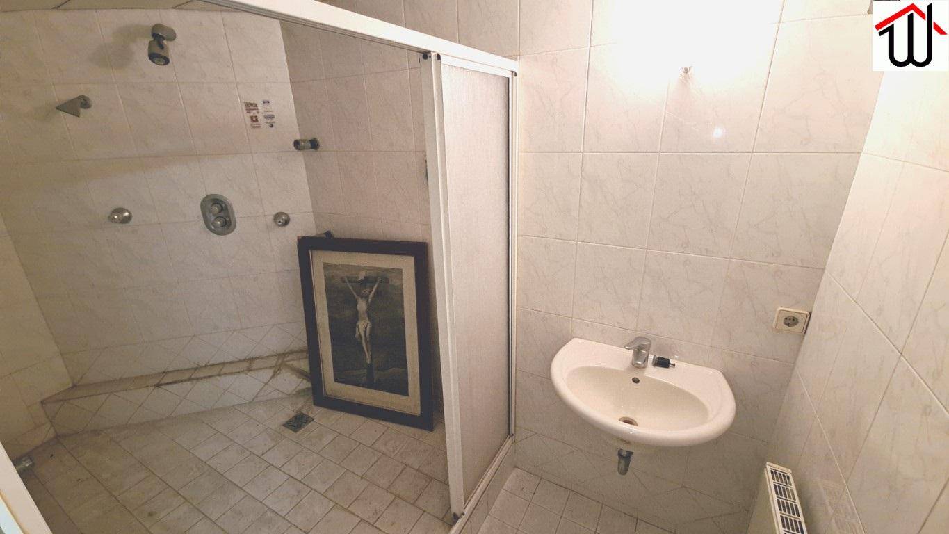 Keller_Bad (Medium)