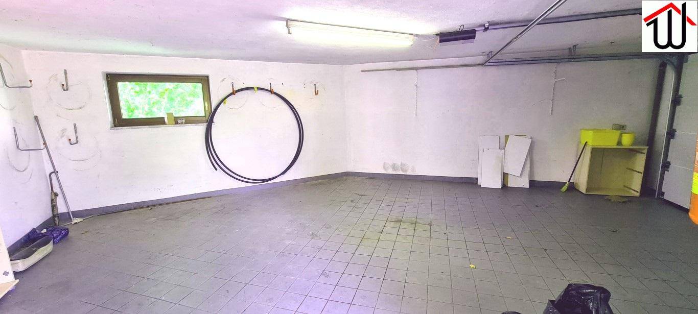 Garage (Medium)