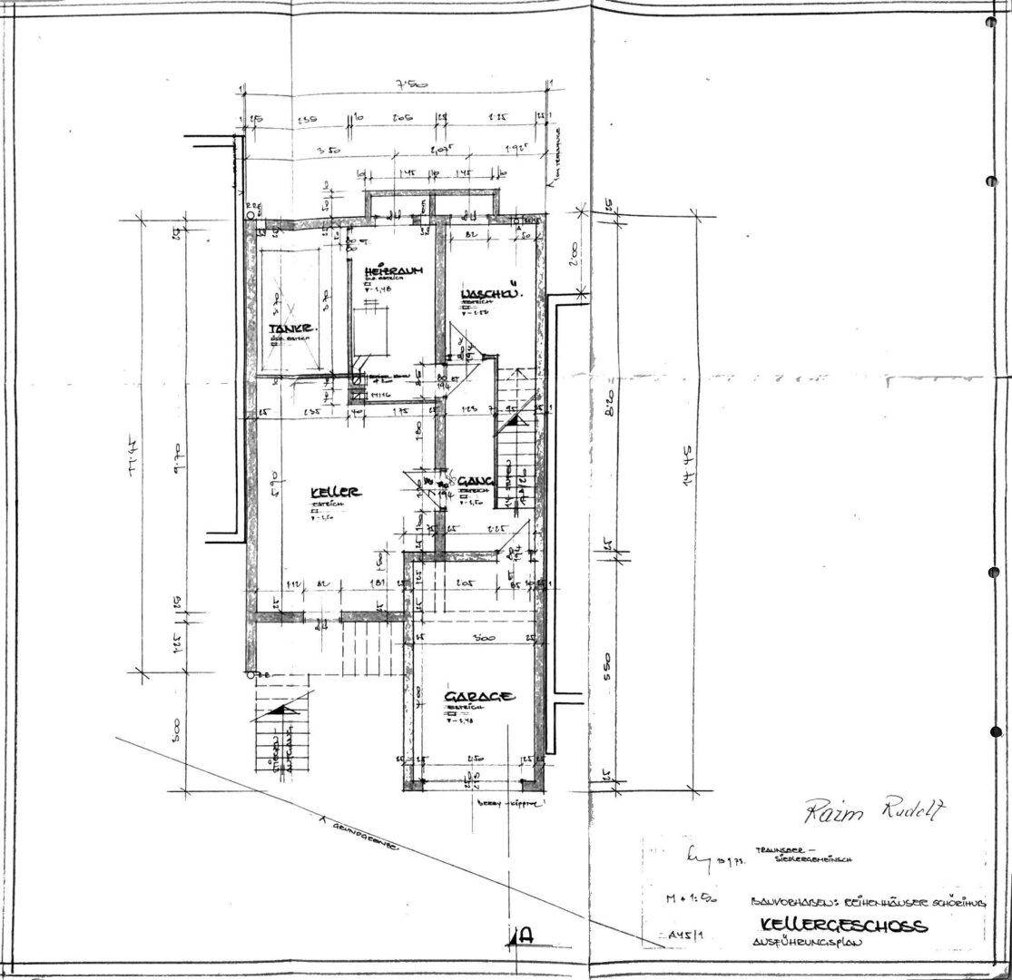 Grundriss des Kellergeschosses mit Garage, Heizraum, Tankraum und Waschküche.